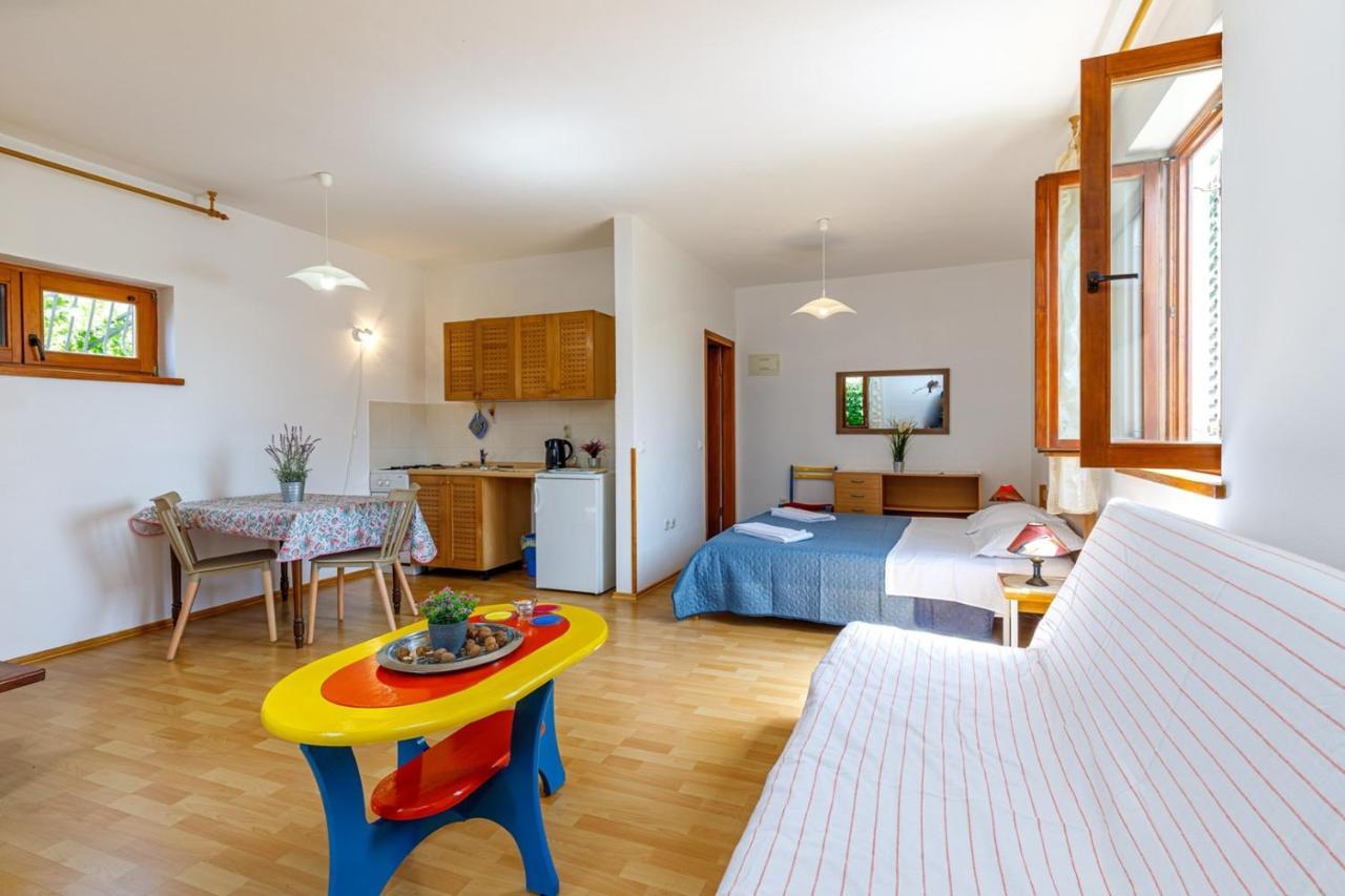 Apartments Pernar 포레치 외부 사진