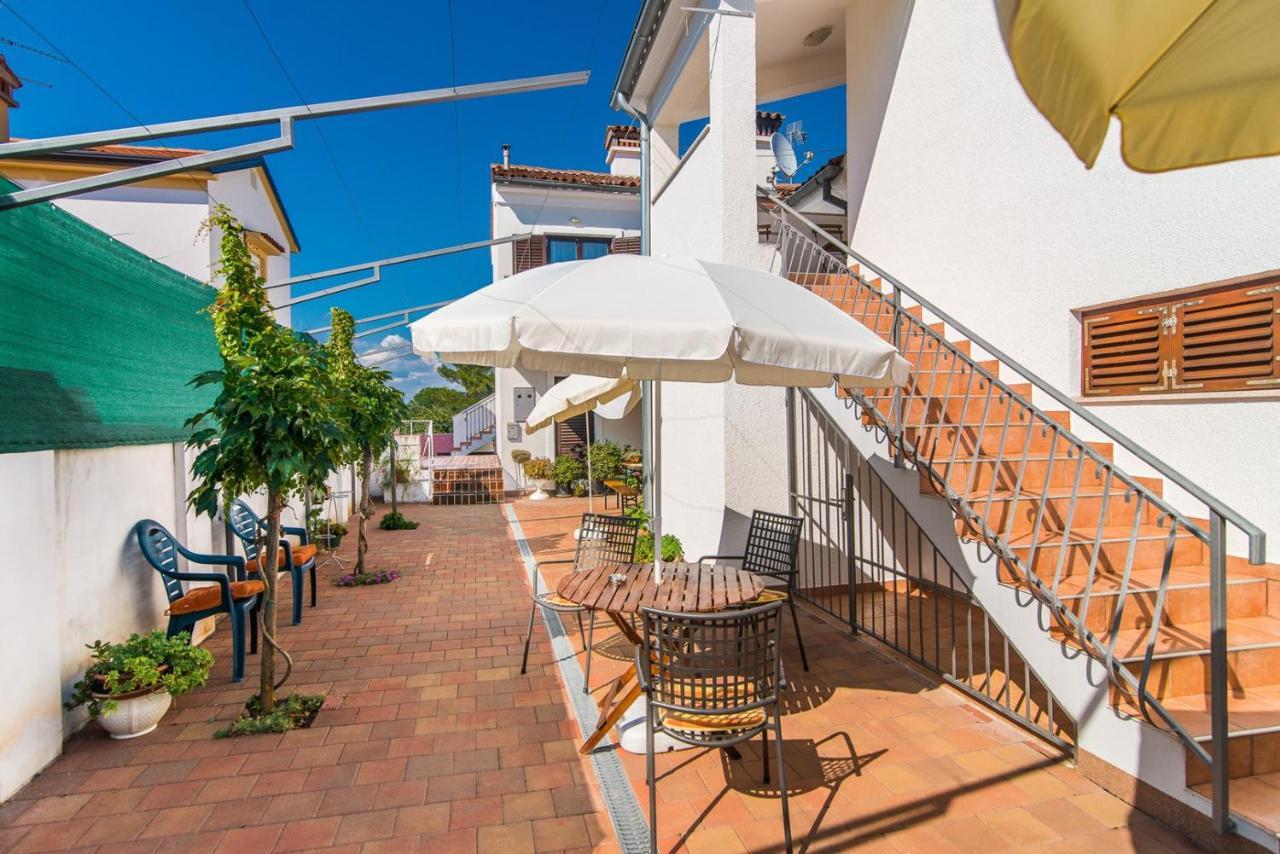 Apartments Pernar 포레치 외부 사진